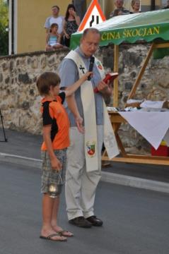 KNOBLEHARJEVO 2012 - Otvoritev ceste in pločnika do osnovne šole Frana Metelka 28